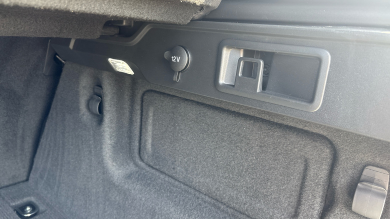 Jaguar F-Pace 2.0 D200 R-Dynamic HSE Black 5dr Auto AWD Diesel Estate